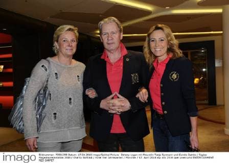 Johnny Logan mit Freundin Tanja Surmann und Gundis Zambo Eagles Magazinpräsentation 2016 Charity Golfclub Hotel Vier Jahreszeiten München 17. April 2016