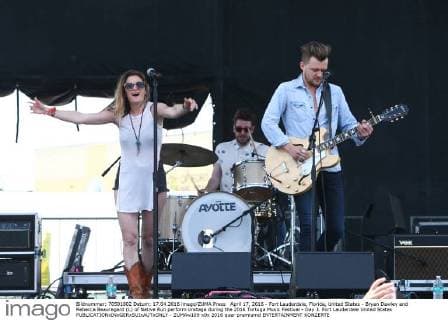 April 17, 2016 - Fort Lauderdale, Florida, United States - Bryan Dawley and Rebecca Beauregard (L) of Native Run perform onstage during the 2016 Tortuga Music Festival - Day 3. Fort Lauderdale United States - ZUMAw109