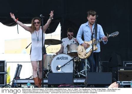 April 17, 2016 - Fort Lauderdale, Florida, United States - Bryan Dawley and Rebecca Beauregard (L) of Native Run perform onstage during the 2016 Tortuga Music Festival - Day 3. Fort Lauderdale United States - ZUMAw109