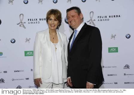 Dr. Christa Maar und Hermann Gröhe (Bundesgesundheitsminister) 14. Felix Burda Award Verleihung, Ehrung, Auszeichnung Felix Burda Stiftung BMW-Welt München 17. April 2016