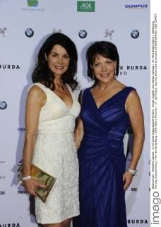 Nicola Tiggeler und Janina Hartwig 14. Felix Burda Award Verleihung, Ehrung, Auszeichnung Felix Burda Stiftung BMW-Welt München 17. April 2016