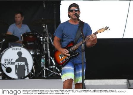 April 17, 2016 - Fort Lauderdale, Florida, United States - Singer Billy Currington performs onstage during the 2016 Tortuga Music Festival - Day 3. Fort Lauderdale United States - ZUMAw109