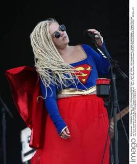 April 17, 2016 - Fort Lauderdale, Florida, United States - Singer Elle King performs onstage during the 2016 Tortuga Music Festival - Day 3. Fort Lauderdale United States - ZUMAw109