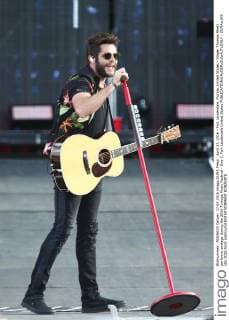 April 17, 2016 - Fort Lauderdale, Florida, United States - Singer Thomas Rhett performs onstage during the 2016 Tortuga Music Festival - Day 3. Fort Lauderdale United States - ZUMAw109