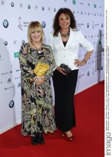 Patricia Riekel und Uschi Dämmrich von Luttitz Felix Burda Award 2016 in der BMW Welt in Muenchen am 17.04.2016
