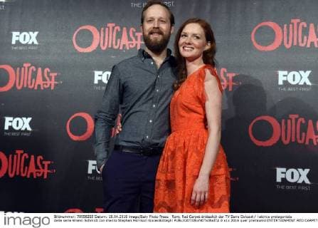Rom, Red Carpet änlässlich der TV Serie Outcast l attrice protagonista della serie Wrenn Schmidt con marito Stephen Morrison GioiaxBotteghi  0