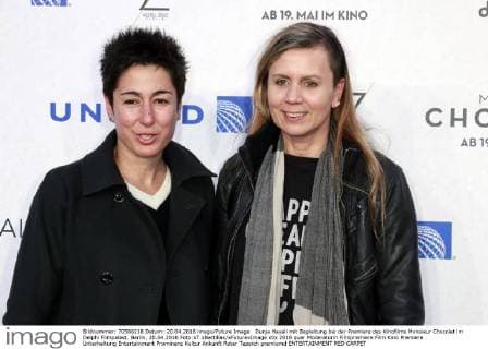Dunja Hayali mit Begleitung bei der Premiere des Kinofilms Monsieur Chocolat im Delphi Filmpalast. Berlin, 20.04.2016 Foto:xT.xBartillax xFuturexImage