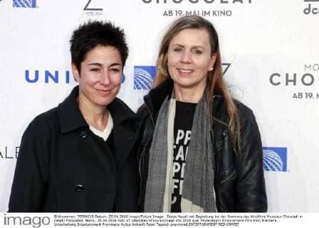 Dunja Hayali mit Begleitung bei der Premiere des Kinofilms Monsieur Chocolat im Delphi Filmpalast. Berlin, 20.04.2016 Foto:xT.xBartillax xFuturexImage