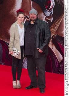 Joerg Moukaddam mit Begleitung - Deutschlandpremiere von Civil War - The First Avenger in Berlin am 21.04.2016. Deutschlandpremiere Civil War - The First Avenger