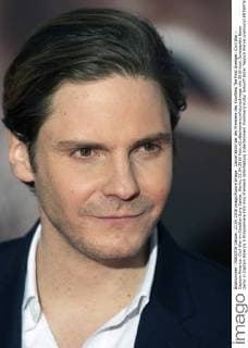 Daniel Brühl bei der Premiere des Kinofilms The First Avenger: Civil War Captain America: Civil War im CineStar Sony Center. Berlin, 21.04.2016 Foto:xD.xBedrosianx xFuturexImage