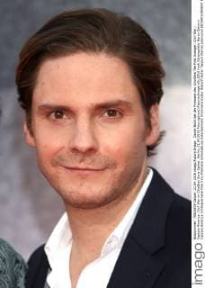 Daniel Brühl bei der Premiere des Kinofilms The First Avenger: Civil War Captain America: Civil War im CineStar Sony Center. Berlin, 21.04.2016 Foto:xgbrcix xFuturexImage