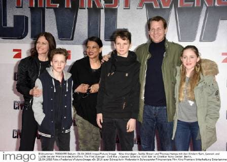 Nina Kronjäger, Jackie Brown und Thomas Heinze mit den Kindern Sam, Lennon und Lucille bei der Premiere des Kinofilms The First Avenger: Civil War Captain America: Civil War im CineStar Sony Center. Berlin, 21.04.2016 Foto:xFredericx xFuturexImage