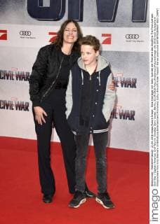 Nina Kronjäger mit Sohn Sam bei der Premiere des Kinofilms The First Avenger: Civil War Captain America: Civil War im CineStar Sony Center. Berlin, 21.04.2016 Foto:xFredericx xFuturexImage