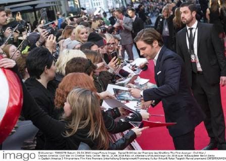Daniel Brühl bei der Premiere des Kinofilms The First Avenger: Civil War Captain America: Civil War im CineStar Sony Center. Berlin, 21.04.2016 Foto:xK.xWernerx xFuturexImage