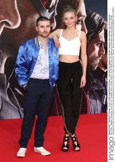 Julia Wulf mit Begleitung bei der Premiere des Kinofilms The First Avenger: Civil War Captain America: Civil War im CineStar Sony Center. Berlin, 21.04.2016 Foto:xS.xGabschx xFuturexImage