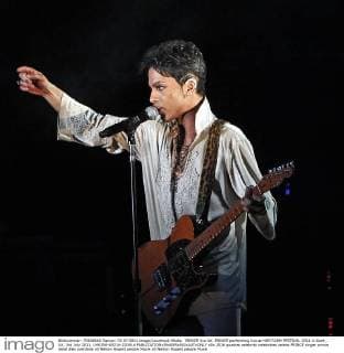 PRINCE live UK. PRINCE performing live at HOP FARM FESTIVAL 2011 in Kent , UK. 3rd July 2011. LMK356-60214-220416 
