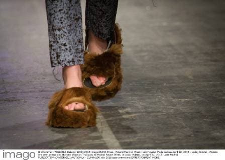 Poland Fashion Week: van Hoyden Modenschau April 22, 2016 - Lodz, Poland - Models are seen at the Van Hoyden show on Thursday at Poland Fasion Week, in Lodz, Poland, on April 22, 2016. Lodz Poland  - ZUMAn230