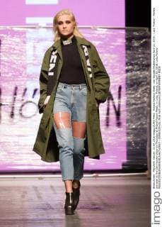 Poland Fashion Week: van Hoyden Modenschau April 22, 2016 - Lodz, Poland - Models are seen at the Van Hoyden show on Thursday at Poland Fasion Week, in Lodz, Poland, on April 22, 2016. Lodz Poland  - ZUMAn230