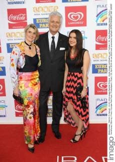 Guido Knopp mit Ehefrau und Tochter 19. Radio Regenbogen Award Party Verleihung Ehrung Preis Europa-Park Rust Freizeitpark Rust 22. April 2016