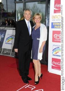 Jürgen Mack mit Ehefrau 19. Radio Regenbogen Award Verleihung Ehrung Preis Europa-Park Rust Freizeitpark Rust 22. April 2016