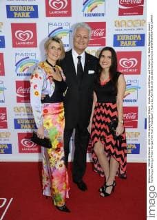 Guido Knopp mit Ehefrau und Tochter 19. Radio Regenbogen Award Verleihung Ehrung Preis Europa-Park Rust Freizeitpark Rust 22. April 2016