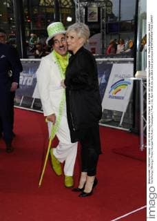 Ina Müller mit Charlie Chaplin-Double 19. Radio Regenbogen Award Verleihung Ehrung Preis Europa-Park Rust Freizeitpark Rust 22. April 2016