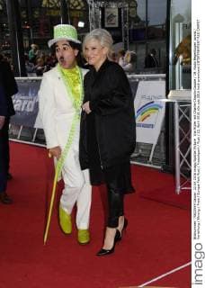 Ina Müller mit Charlie Chaplin-Double 19. Radio Regenbogen Award Verleihung Ehrung Preis Europa-Park Rust Freizeitpark Rust 22. April 2016