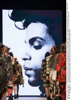 Poland Fashion Week in Lodz: Modenschau Rockmädchen April 22, 2016 - Lodz, Poland - A model walks the runway at the Rockmadchen show during the Poland Fashion Week, in Lodz, Poland, on April 22, 2016. Lodz Poland  - ZUMAn230