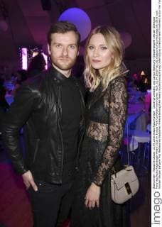 Daniel Grunenberg und Carolin Niemczyk (Glasperlenspiel) bei der Aftershow Party des Radio Regenbogen Award 2016 im Europa-Park Confertainment Center. Rust, 22.04.2016 Foto:xS.xGabschx xFuturexImage