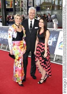 Guido Knopp mit Ehefrau Gabriella Knopp und Tochter bei der Verleihung des Radio Regenbogen Award 2016 im Europa-Park Confertainment Center. Rust, 22.04.2016 Foto:xS.xGabschx xFuturexImage