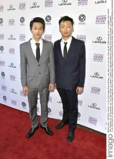 Gou Haok und Lam Can Zhao bei der Eröffnung des 32. Los Angeles Asian Pacific Film Festivals mit der Premiere von The Tiger Hunter im Aratani Theatre im Japanese American Cultural & Community Center. Los Angeles, 21.04.2016 Foto:xD.xStarbuckx xFuturexImage