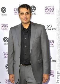 Aashish Gandhi bei der Eröffnung des 32. Los Angeles Asian Pacific Film Festivals mit der Premiere von The Tiger Hunter im Aratani Theatre im Japanese American Cultural & Community Center. Los Angeles, 21.04.2016 Foto:xD.xStarbuckx xFuturexImage