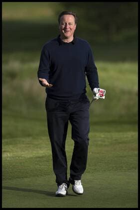 . 23 04 2016. London, United Kingdom. David Cameron and President Obama playing golf. The British Prime Minister David Cameron playing golf against the President of the United States, President Obama at golf at the Grove Golf Club.  xAndrewxParsonsx xi-Imagesx IIM-12491-0043