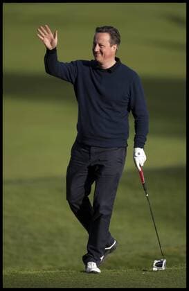 . 23 04 2016. London, United Kingdom. David Cameron and President Obama playing golf. The British Prime Minister David Cameron playing golf against the President of the United States, President Obama at golf at the Grove Golf Club.  xAndrewxParsonsx xi-Imagesx IIM-12491-0051