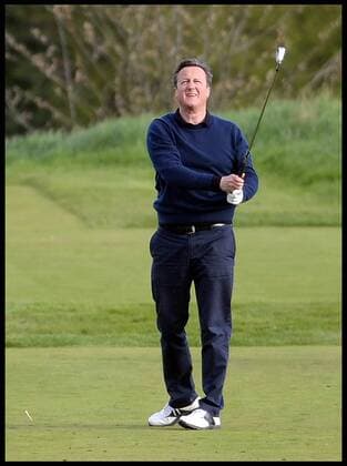 . 23 04 2016. London, United Kingdom. David Cameron and President Obama playing golf. The British Prime Minister David Cameron playing golf against the President of the United States, President Obama at golf at the Grove Golf Club.  xAndrewxParsonsx xi-Imagesx IIM-12491-0068