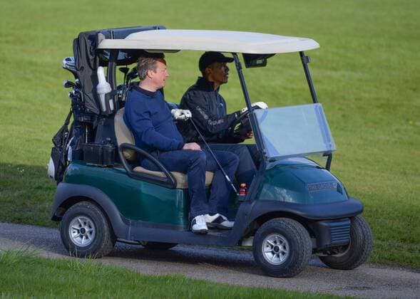 . 23 04 2016. London, United Kingdom. David Cameron and President Obama playing golf. The British Prime Minister David Cameron playing golf against the President of the United States, President Obama at golf at the Grove Golf Club.  xAndrewxParsonsx xi-Imagesx IIM-12491-0065