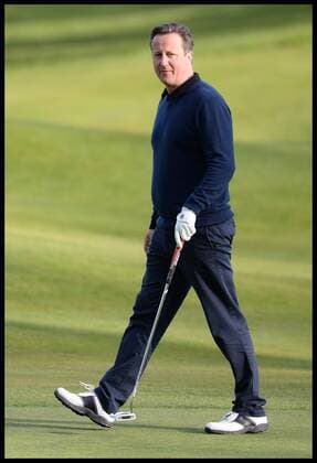 . 23 04 2016. London, United Kingdom. David Cameron and President Obama playing golf. The British Prime Minister David Cameron playing golf against the President of the United States, President Obama at golf at the Grove Golf Club.  xAndrewxParsonsx xi-Imagesx IIM-12491-0072