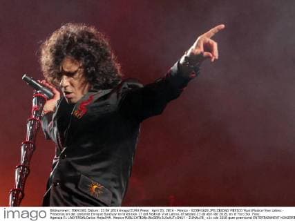 April 23, 2016 - Mexico - E23041629.JPG.CIUDAD MEXICO MusicMusica-Vive Latino.- Presentacion del cantante Enrique Bunbury en la edicion 17 del Festival Vive Latino, el sabado 23 de abril de 2016, en el Foro Sol. Foto: Agencia EL UNIVERSALCarlos MejiaJMA. Mexico  - ZUMAu78_