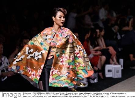 A model presents Harper s Bazaar by Cory Couture collection of Vietnamese designer Cory Tran during the Vietnam International Fashion Week 2016 in Ho Chi Minh City, Vietnam, April 23, 2016. Vietnam International Fashion Week 2016, the third edition of its kind, opened in Ho Chi Minh City s Gem Center on April 23 and will last till April 26. ) VIETNAM-HO CHI MINH CITY-VIETNAM INTERNATIONAL FASHION WEEK 2016 NguyenxLexHuyen 