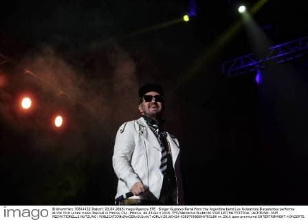 Singer Gustavo Perisi from the Argentine band Los Autenticos Decadentes performs at the Vive Latino music festival in Mexico City, Mexico, on 23 April 2016. EFE Sashenka Gutierrez VIVE LATINO FESTIVAL !ACHTUNG: NUR REDAKTIONELLE NUTZUNG!  20160424-635970886846703188