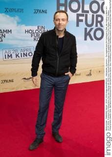 Aleksander Jovanovic - Europapremiere Ein Hologramm fuer den Koenig in Berlin am 24.04.2016. Premiere Ein Hologramm fuer den Koenig