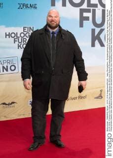 Joerg Moukaddam - Europapremiere Ein Hologramm fuer den Koenig in Berlin am 24.04.2016. Premiere Ein Hologramm fuer den Koenig
