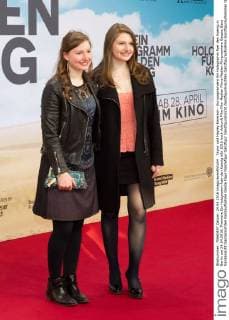 Taylor und Hayley Emerson - Europapremiere Ein Hologramm fuer den Koenig in Berlin am 24.04.2016. Premiere Ein Hologramm fuer den Koenig