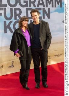 Tom Tykwer mit Ehefrau Maria Steinmann - Europapremiere Ein Hologramm fuer den Koenig in Berlin am 24.04.2016. Premiere Ein Hologramm fuer den Koenig