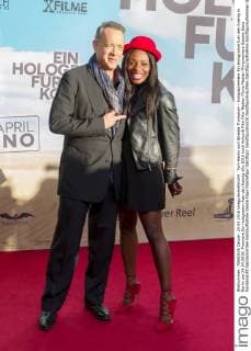 Tom Hanks und Nikeata Thompson - Europapremiere Ein Hologramm fuer den Koenig in Berlin am 24.04.2016. Premiere Ein Hologramm fuer den Koenig