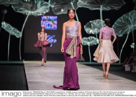 Models present creations of Thailand designer Thim Pisirth Sirihamarat during the Vietnam International Fashion Week 2016 in Ho Chi Minh City, Vietnam, April 24, 2016. Vietnam International Fashion Week 2016, the third edition of its kind, opened in Ho Chi Minh City s Gem Center on April 23 and will last till April 26. ) VIETNAM-HO CHI MINH CITY-VIETNAM INTERNATIONAL FASHION WEEK 2016 NguyenxLexHuyen 