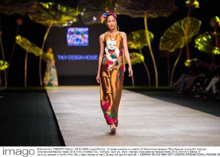 A model presents a creation of Vietnamese designer Thuy Nguyen during the Vietnam International Fashion Week 2016 in Ho Chi Minh City, Vietnam, April 24, 2016. Vietnam International Fashion Week 2016, the third edition of its kind, opened in Ho Chi Minh City s Gem Center on April 23 and will last till April 26. ) VIETNAM-HO CHI MINH CITY-VIETNAM INTERNATIONAL FASHION WEEK 2016 NguyenxLexHuyen 