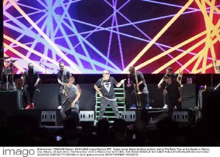 Cuban group Gente de Zona perform during The Fenix Tour at the Zocalo in Mexico City, Mexico, 24 April 2016. The Fenix Tour 2016 in Mexico City !ACHTUNG: NUR REDAKTIONELLE NUTZUNG!  20160425-635971677775857008