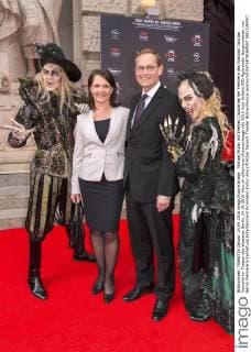 Michael Müller mit Ehefrau Claudia bei der Premiere des Musicals Tanz der Vampire im Theater des Westens. Berlin, 24.04.2016 Foto:xK.xWernerx xFuturexImage