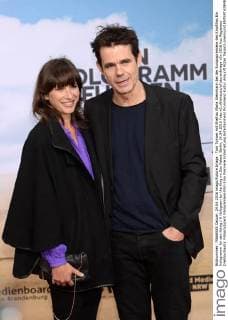 Tom Tykwer mit Ehefrau Marie Steinmann bei der Europapremiere des Kinofilms Ein Hologramm für den König A Hologram for the King im Zoo Palast. Berlin, 24.04.2016 Foto:xC.xNiehausx xFuturexImage